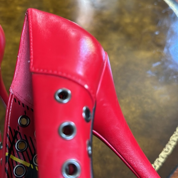Abbey Dawn by Avril Lavigne Holly Chart Topper platform pump red US 8.5 USED - Picture 7 of 9